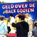 Geld over de balk gooien.